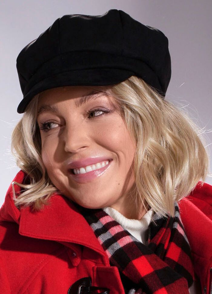 Elegant damkeps med res&aring;r baktill 