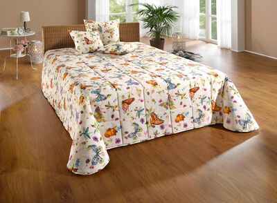 &Ouml;verkast och &ouml;rngott med fj&auml;rilsmotiv 