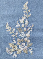 Jeans med blommiga broderier, 