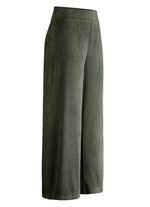 Byxor i moderiktigt f&ouml;rkortad l&auml;ngd 