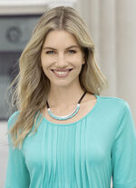 Halsband, 2 rader, med dekorativa pärlor 