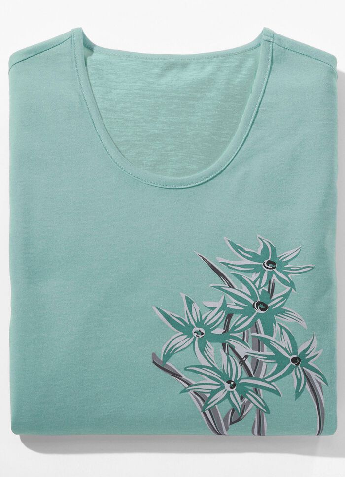 Nattlinne med placerat tryck och korta &auml;rmar 