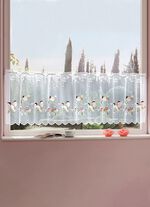 Romantisk f&ouml;nster- och d&ouml;rrdekoration med stavar 