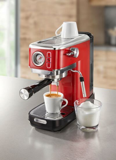 Ariete espressomaskin moderna i retrodesign 
