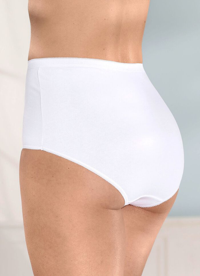 Fyrapack trosor med ett litet strass-hj&auml;rta framtill 