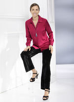 Blus med en distinkt kragelösning BORDEAUX