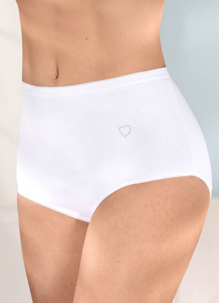 Fyrapack trosor med ett litet strass-hj&auml;rta framtill 