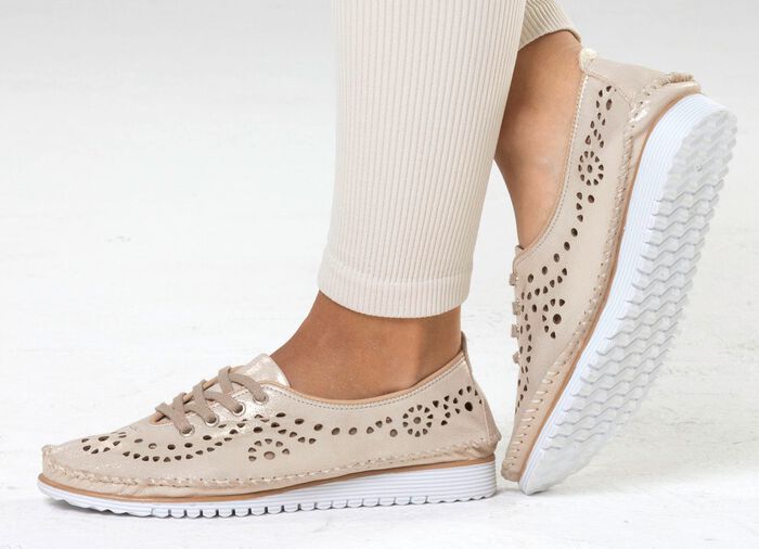 Andrea Conti, somriga damskor med sn&ouml;rning, vidd G, med uttagbar fotb&auml;dd 