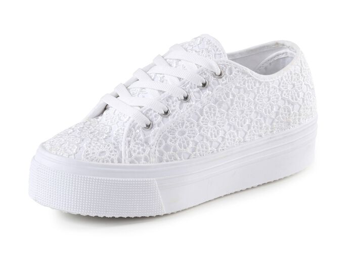 Sn&ouml;rsko med blombroderi i spetslook 