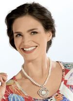 Halsband med odlade s&ouml;tvattensp&auml;rlor 