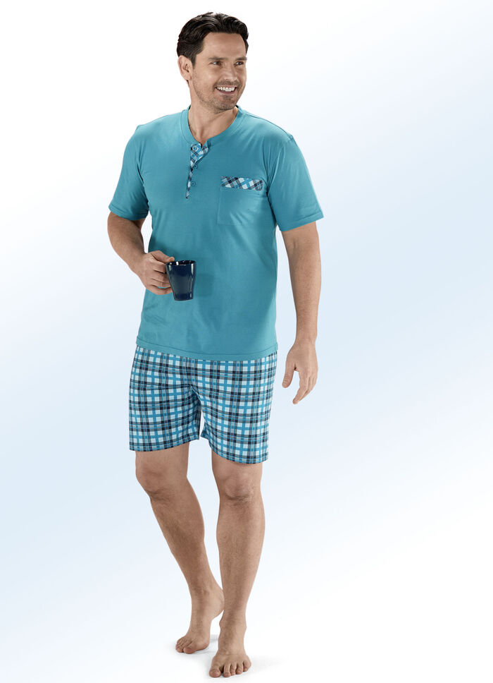 Tvåpack med shorts med knappslå och bröstficka 