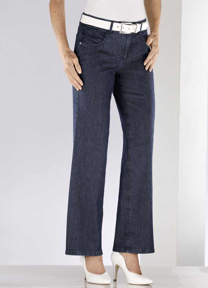 Jeans med moderiktigt bredare ben 