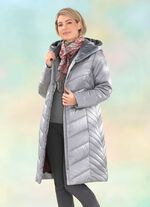 Kappa med p&aring;satt huva 