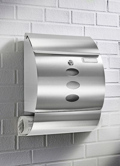 L&aring;sbar postl&aring;da i rostfritt st&aring;l 