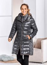 Kort rock med l&auml;ngsg&aring;ende sidos&ouml;mmar 