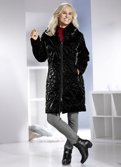 Kort kappa i trendig lacklook  Kort kappa i trendig lacklook