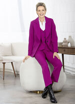 Byxdress i den fashionabla färgen fuchsia 