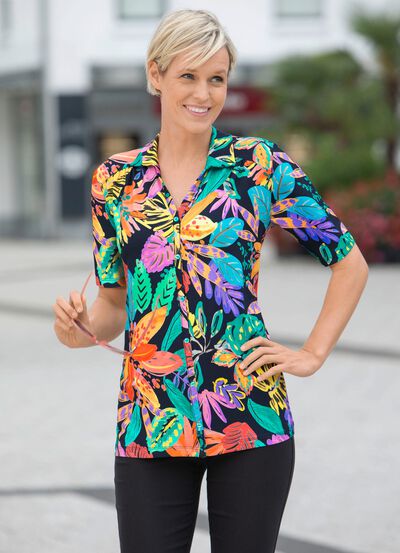 Pik&eacute;tr&ouml;ja med genomg&aring;ende dekorativ knappsl&aring; 