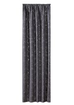 Gardin med vacker rosdesign 