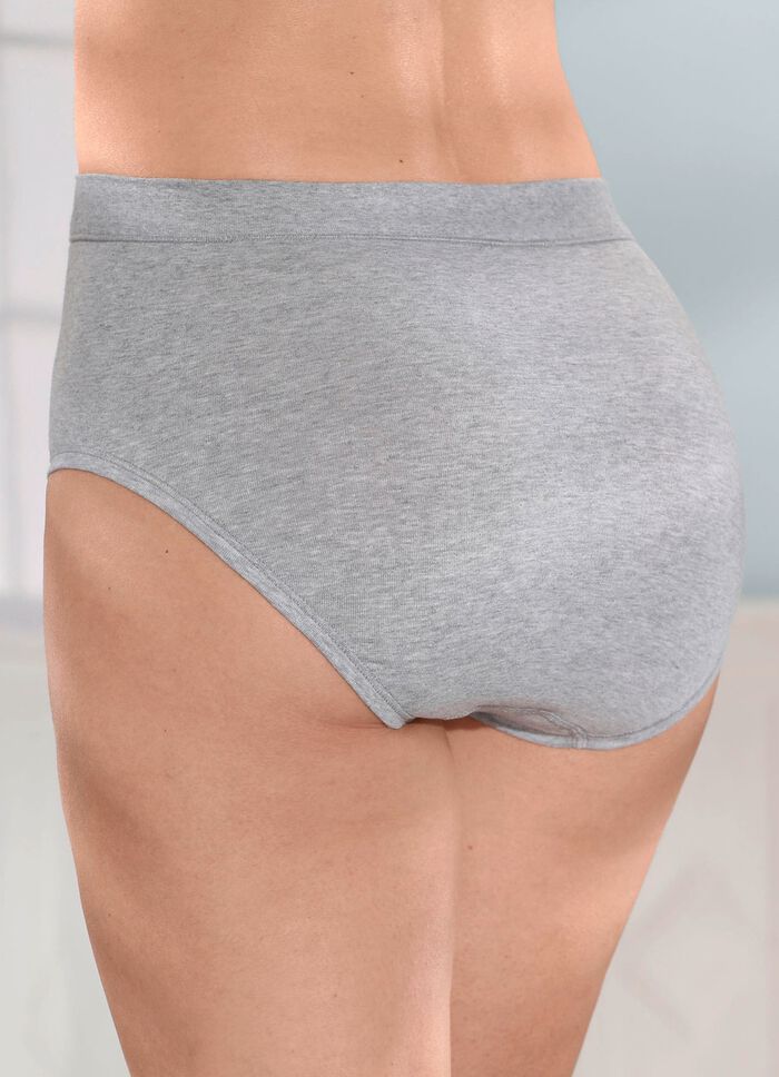 Tre paket trosor med bekv&auml;mt mjukt midjeband 