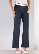 Jeans med moderiktigt bredare ben 