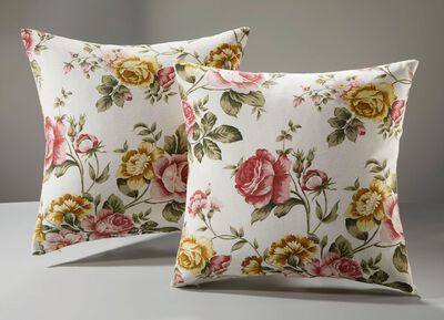 &Ouml;verkast med rutig quilt och &ouml;rngott 