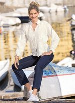 Jeans med res&aring;r i midjan 