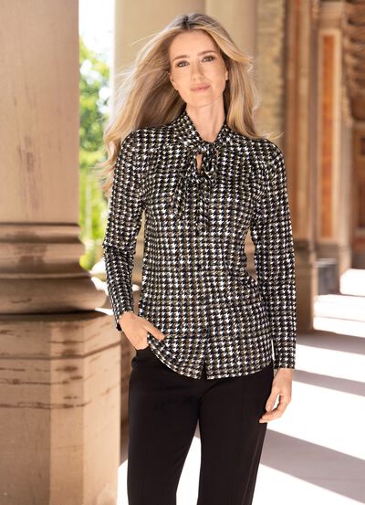 Skjortblus med hundtandsm&ouml;nster 