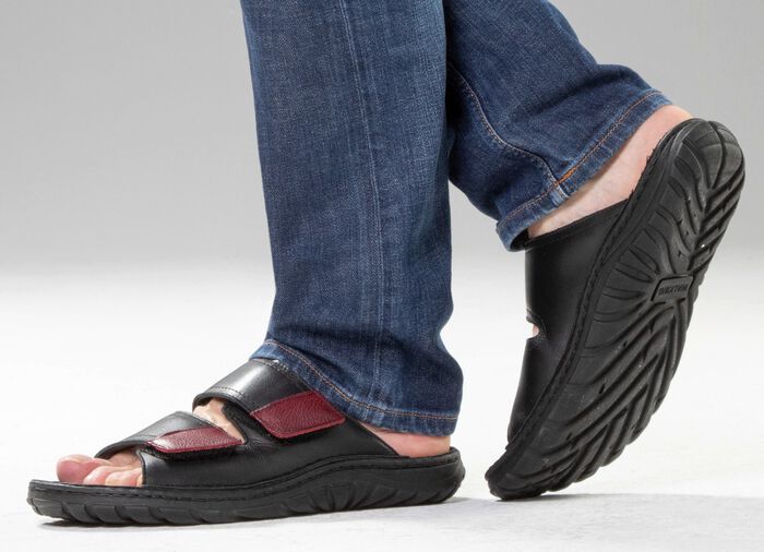 GINO GALANTE, klassiska herrmuffor, tillverkade av l&auml;der SVART-CHIANTI