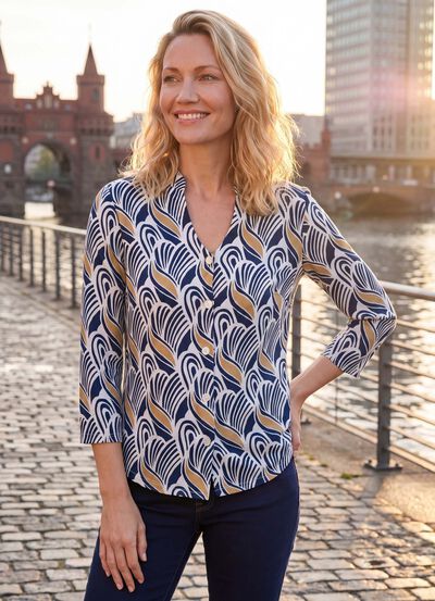 Vackert designad skjortblus 