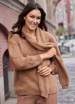 Tr&ouml;ja med halsduk och i fluffig, gosig kvalitet 