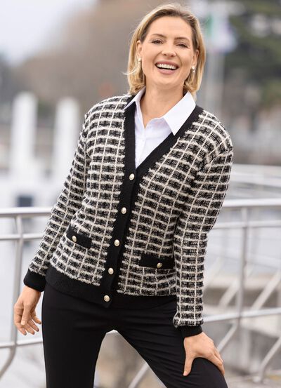 Kofta tillverkad av högkvalitativt effektgarn 