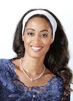 Halsband med dekorativa pärlor och strass hjärta 