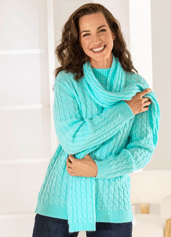 Tr&ouml;ja med halsduk i mjuk kvalitet ISBL&Aring;