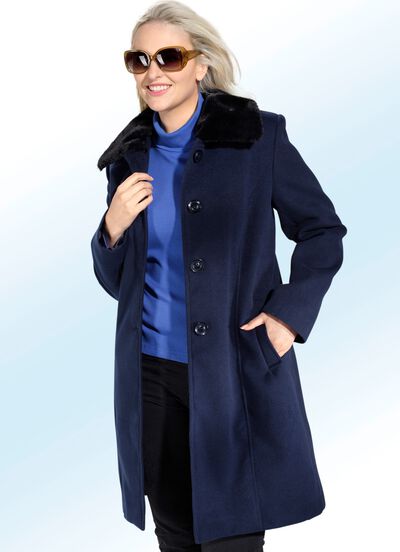 Kort kappa med knappsl&aring; 