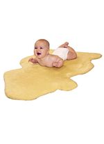 Baby-lammskinn tillverkat av h&ouml;gkvalitativt merinolammskinn 