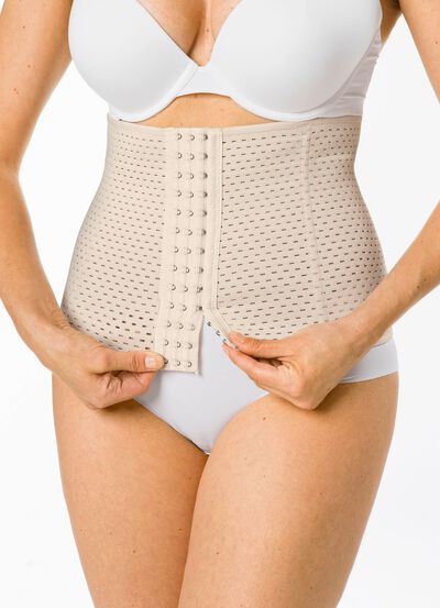 Smalt b&auml;lte med hakkn&auml;ppning framtill 