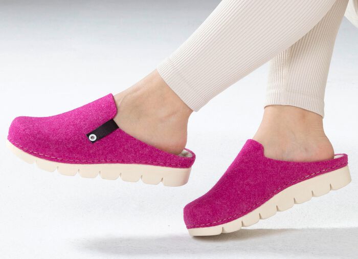 Laurina, trendiga damtofflor, vidd G, med anatomiskt formad fotb&auml;dd 