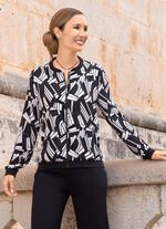 Blusjacka med svarta ribbade &auml;rmslut 