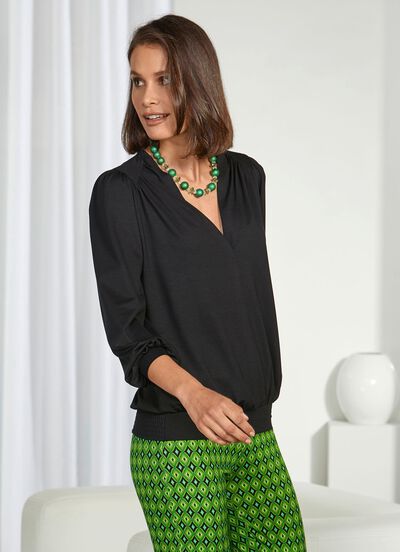 V-ringad skjorta i 2 f&auml;rger 