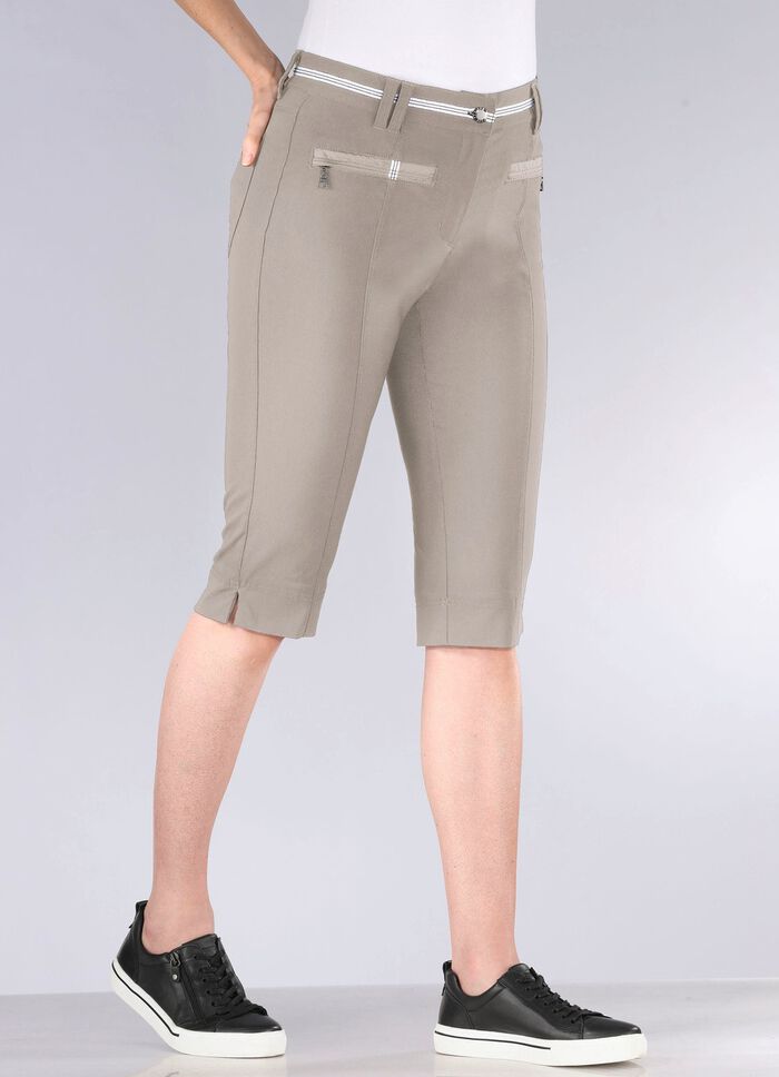 Genomarbetade bermudashorts 
