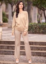 Byxor med sydda passpoaler 