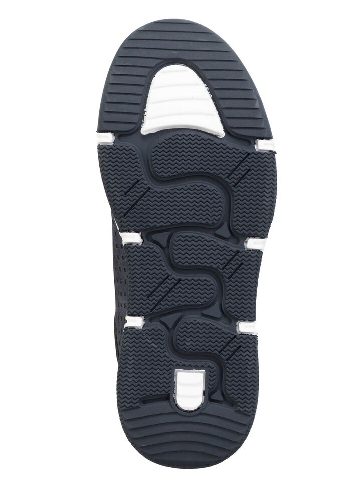 Skor med sn&ouml;rning 