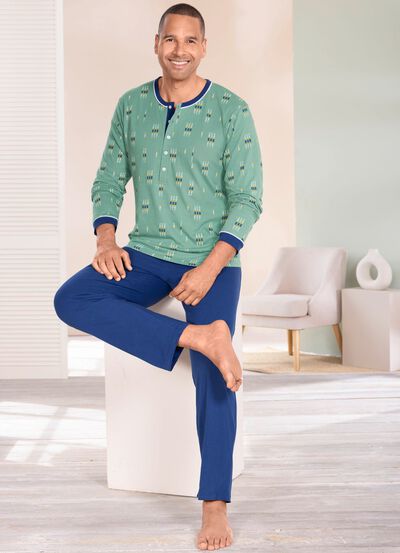 Pyjamas med l&aring;ng knappsl&aring; och &ouml;ppna kanter 