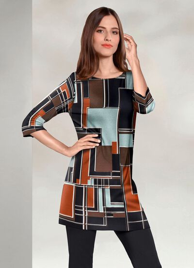 Extraordin&auml;r tunika med en moderiktig platt halsringning 