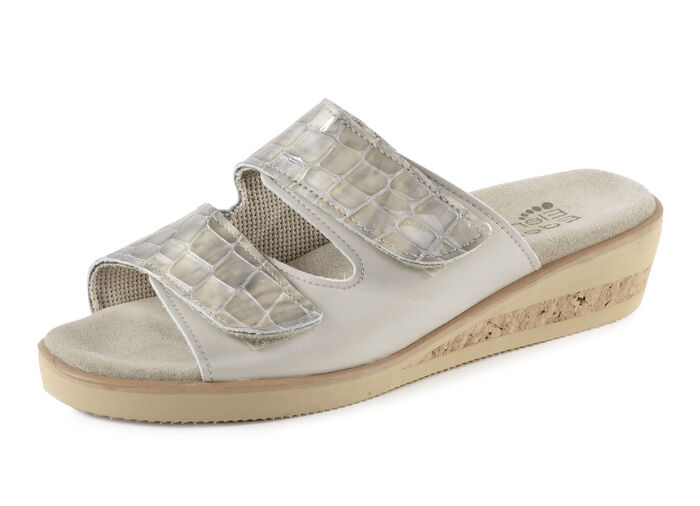 ELENA EDEN mulor gjorda av krokodilpräglat patent och nappaläder BEIGE