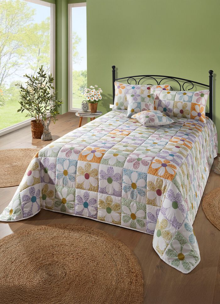 &Ouml;verkast och &ouml;rngott i lappt&auml;cke 