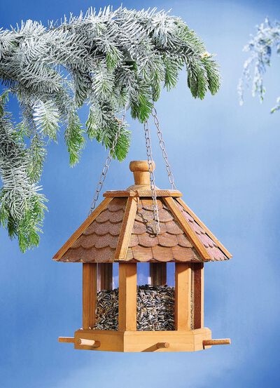 F&aring;gelmatare i tr&auml; med singeltak 