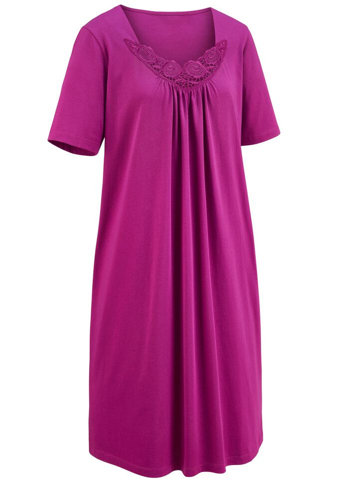 Nattlinne, vadl&aring;ng med vacker broderad spets 