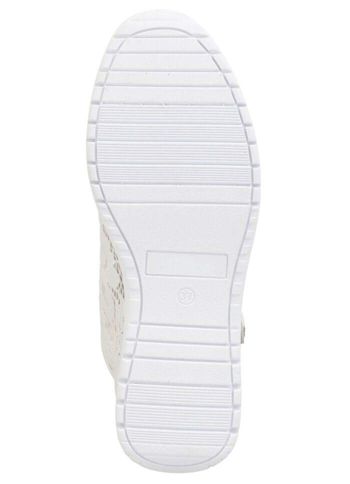 Skor med sn&ouml;rning 